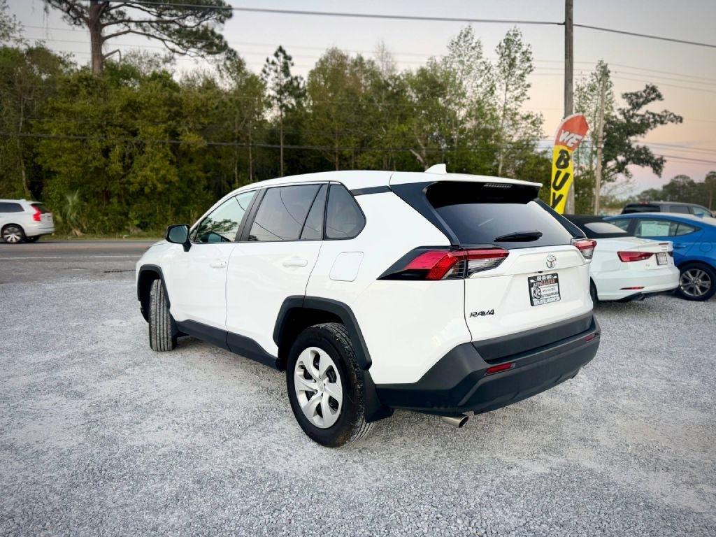 Toyota RAV4 LE 2024