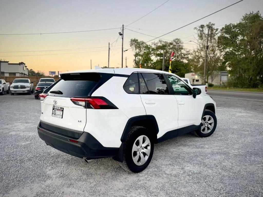 Toyota RAV4 LE 2024
