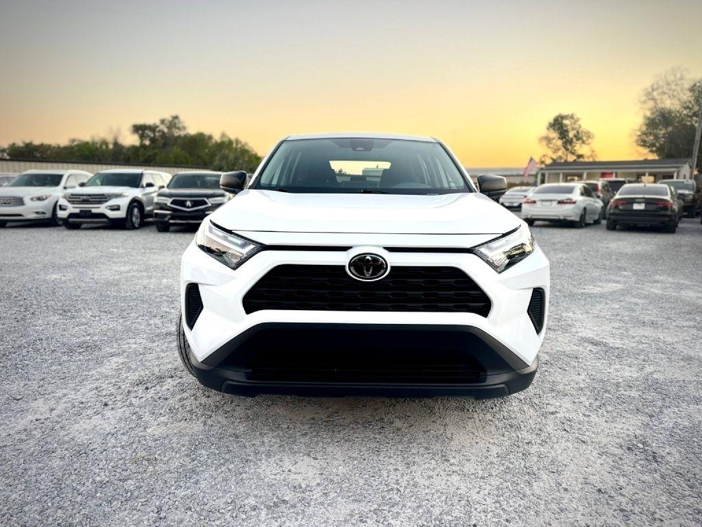 Toyota RAV4 LE 2024