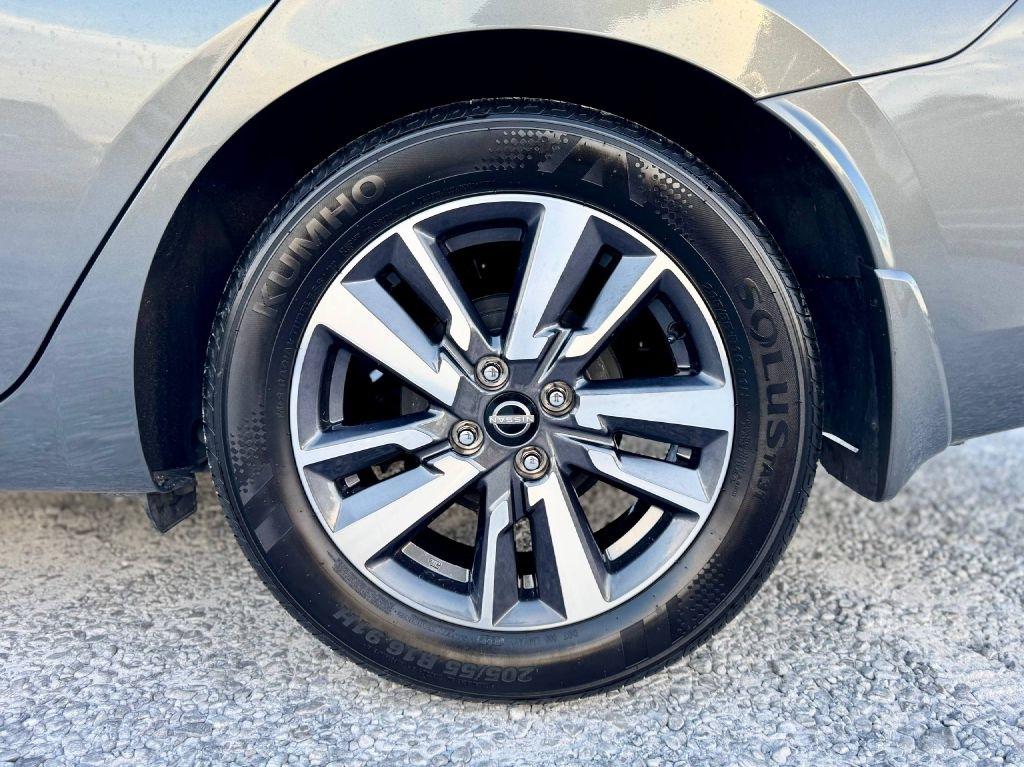 Nissan Versa SV 2024