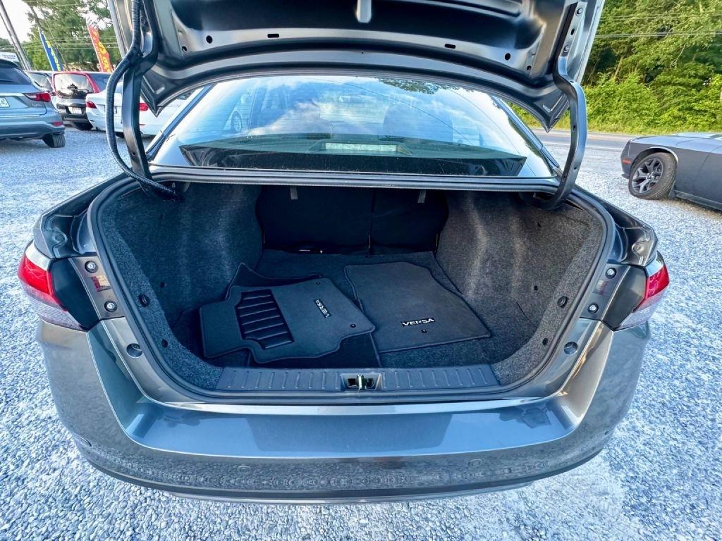 Nissan Versa SV 2024