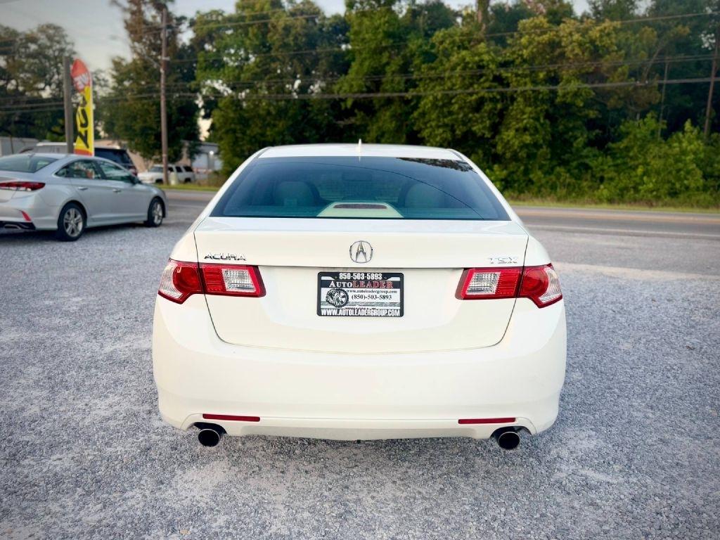 Acura TSX 5-Speed AT with Tech Package 2009