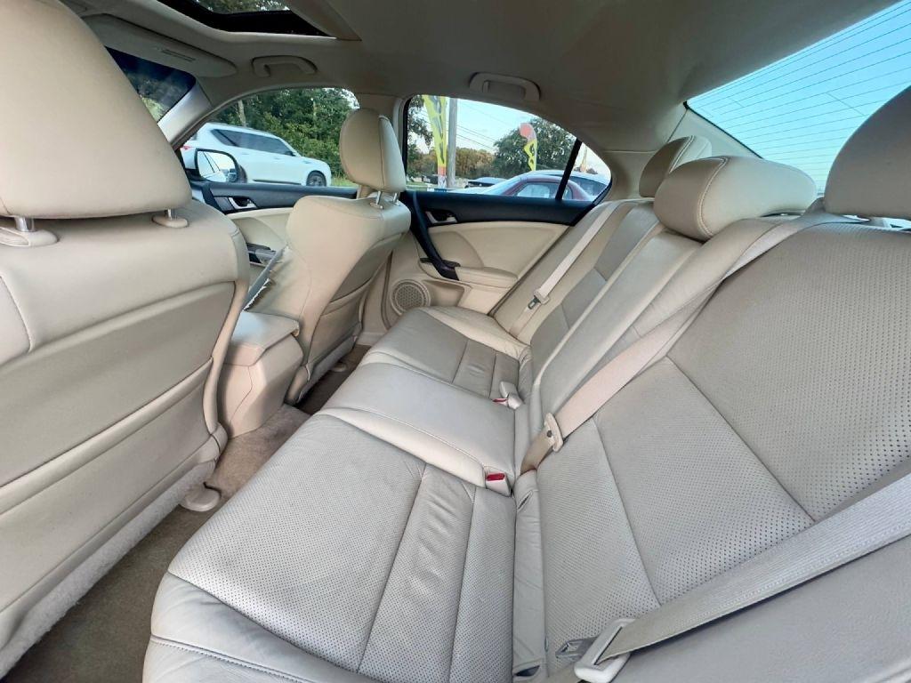 Acura TSX 5-Speed AT with Tech Package 2009