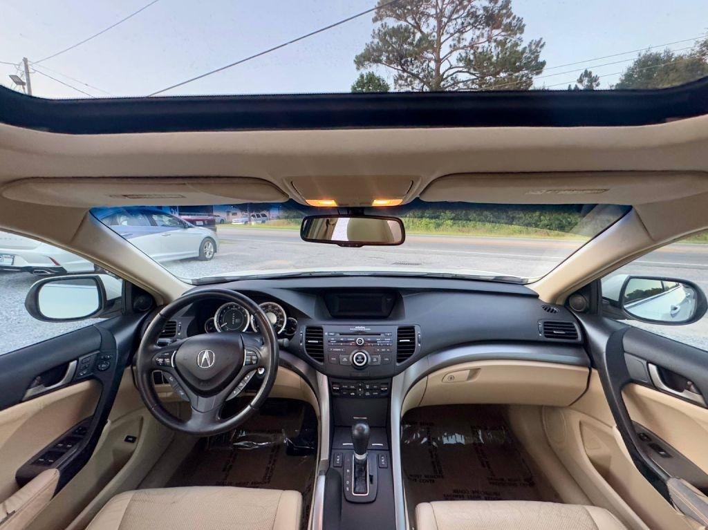 Acura TSX 5-Speed AT with Tech Package 2009