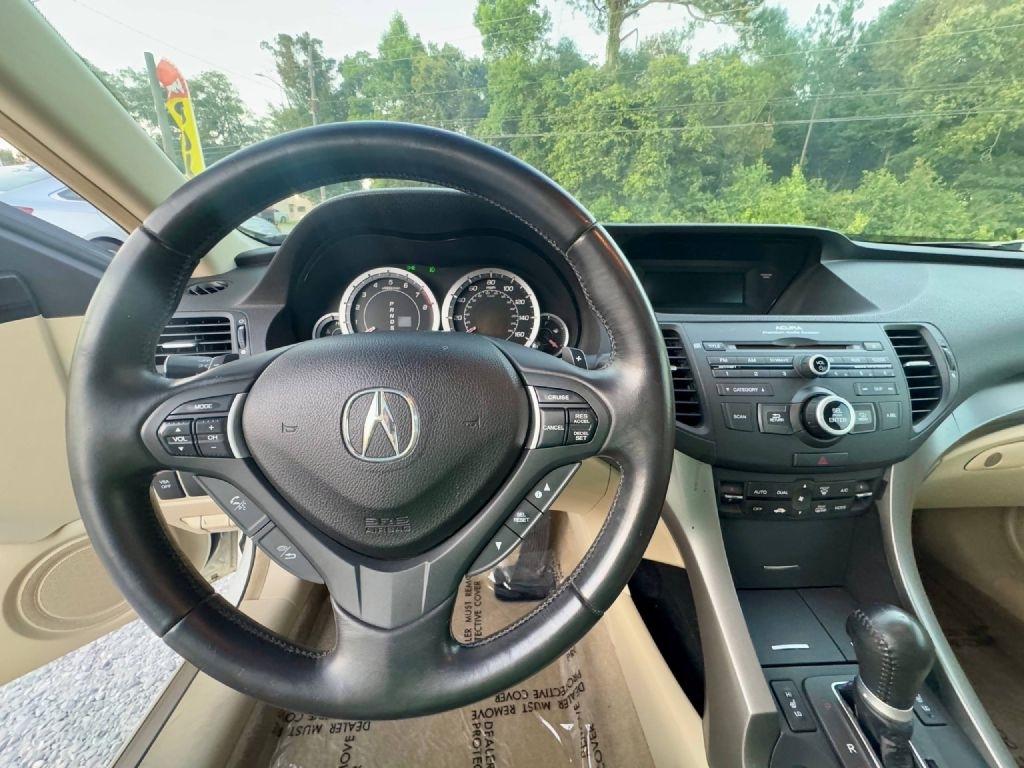 Acura TSX 5-Speed AT with Tech Package 2009