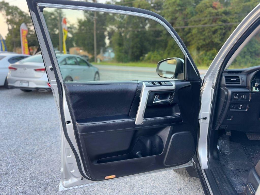 Toyota 4Runner SR5 2WD 2018