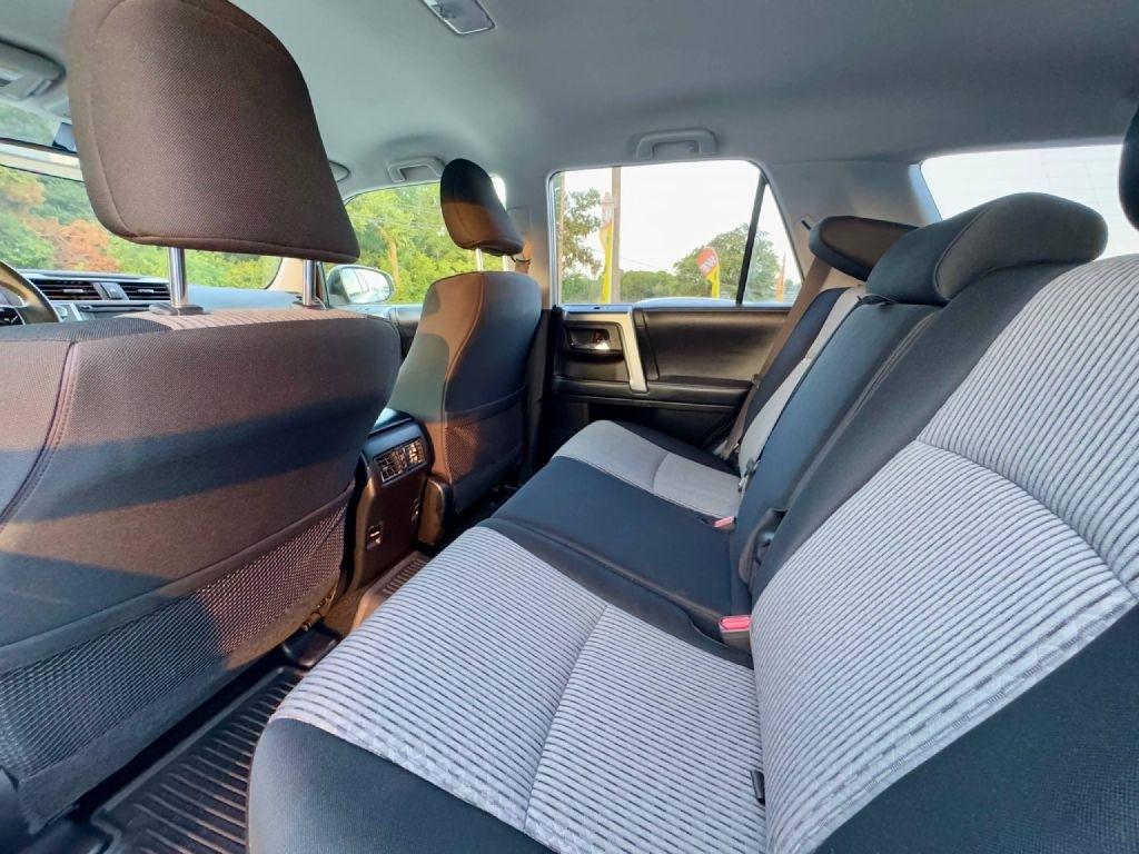 Toyota 4Runner SR5 2WD 2018