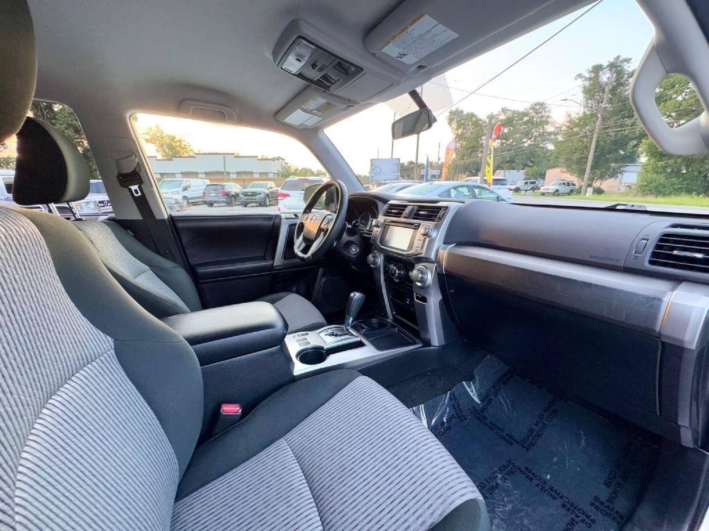 Toyota 4Runner SR5 2WD 2018
