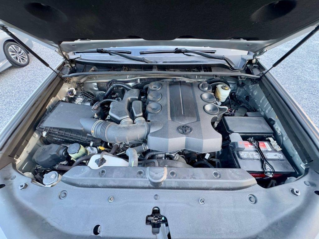 Toyota 4Runner SR5 2WD 2018