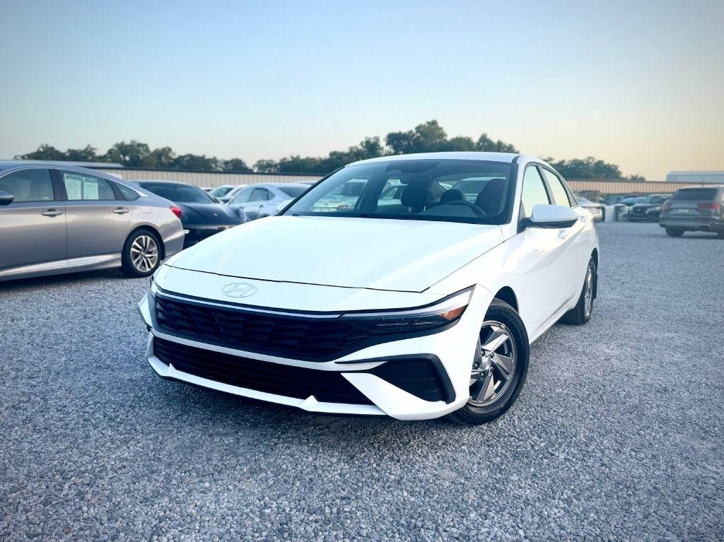 Hyundai Elantra SE 2025