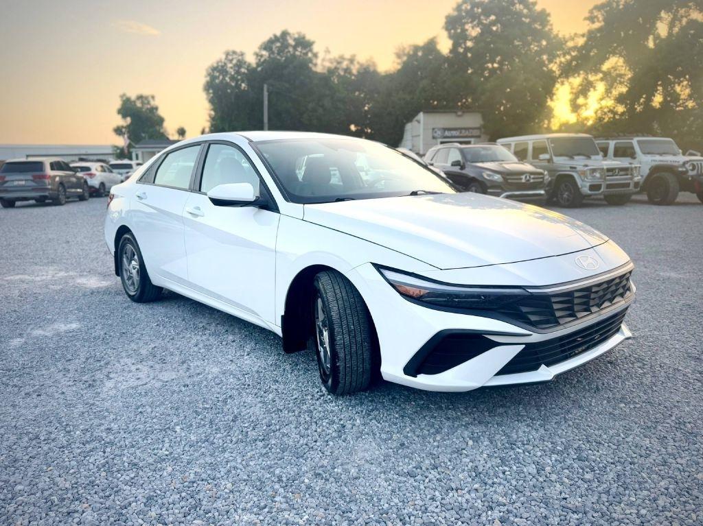 Hyundai Elantra SE 2025