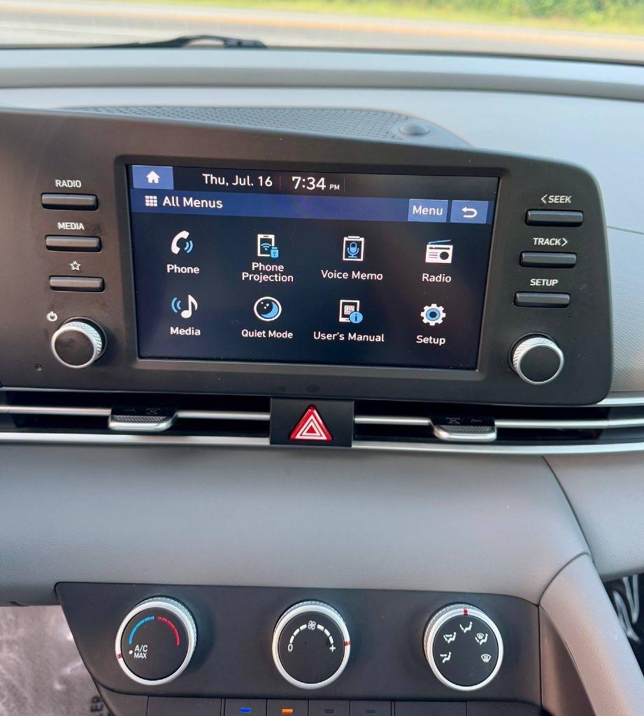 Hyundai Elantra SE 2025
