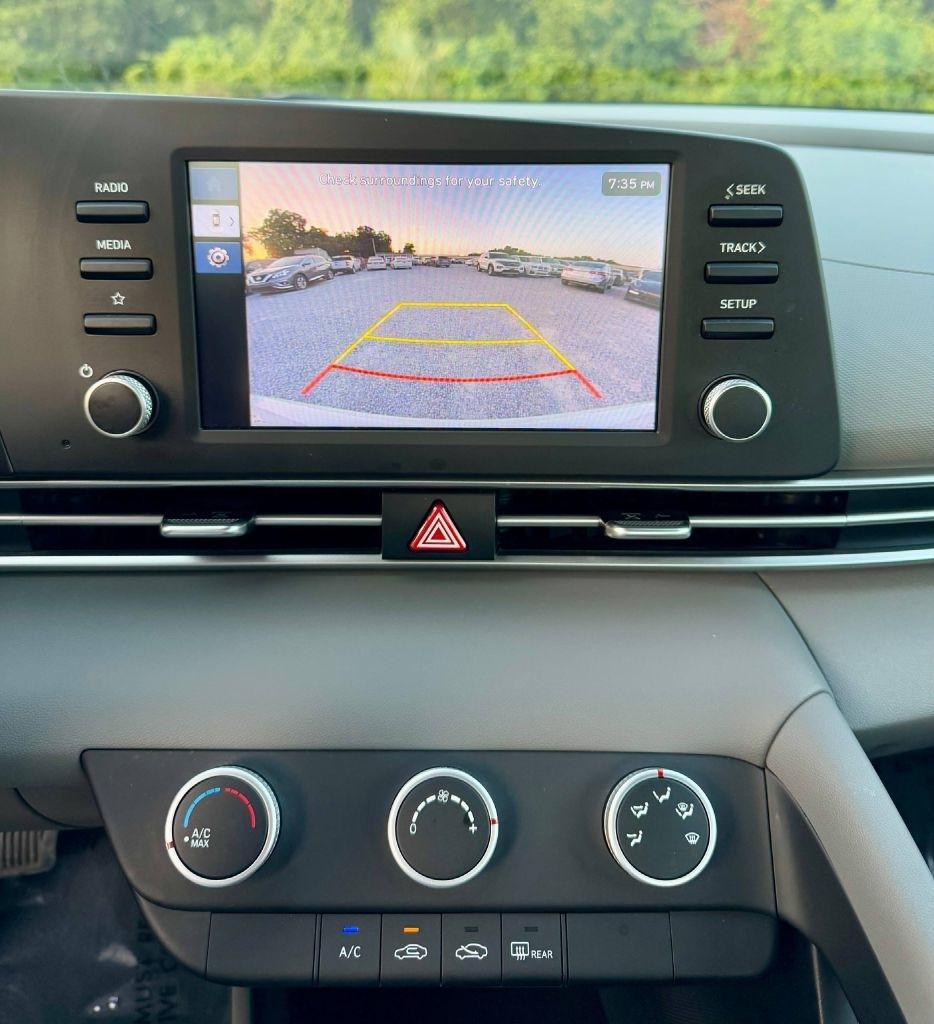 Hyundai Elantra SE 2025