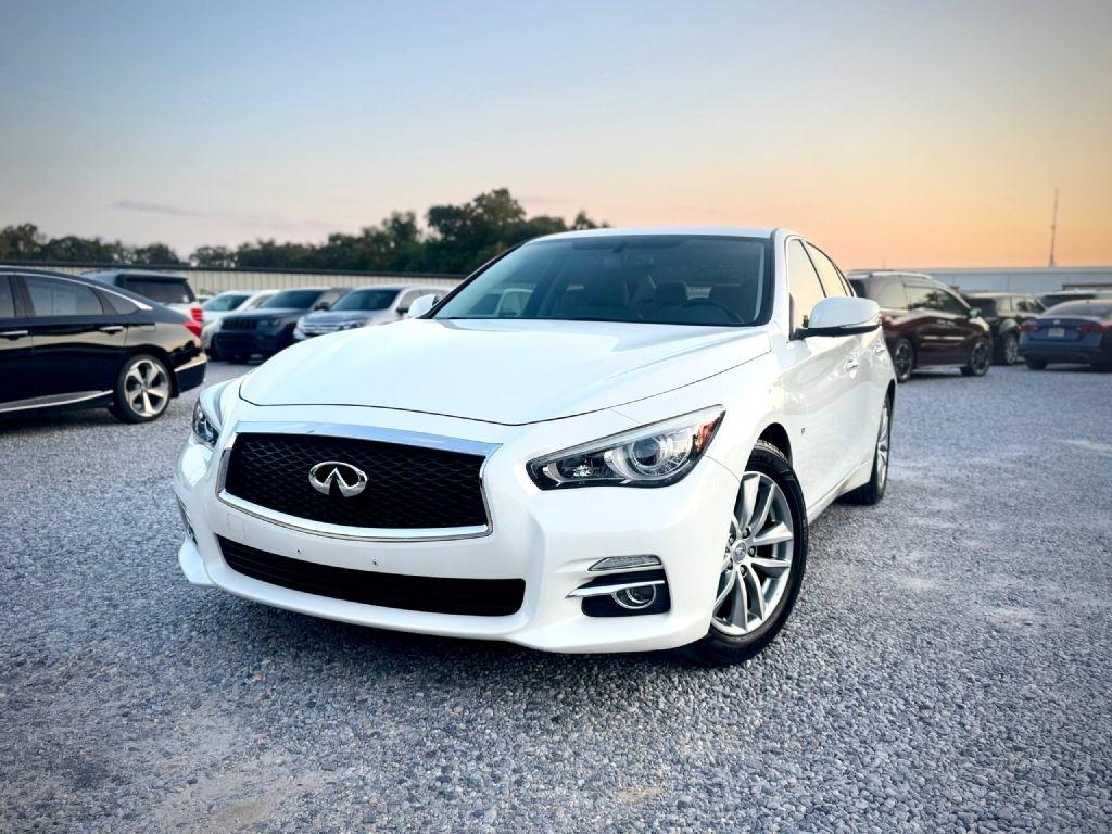 Infiniti Q50 Base 2015