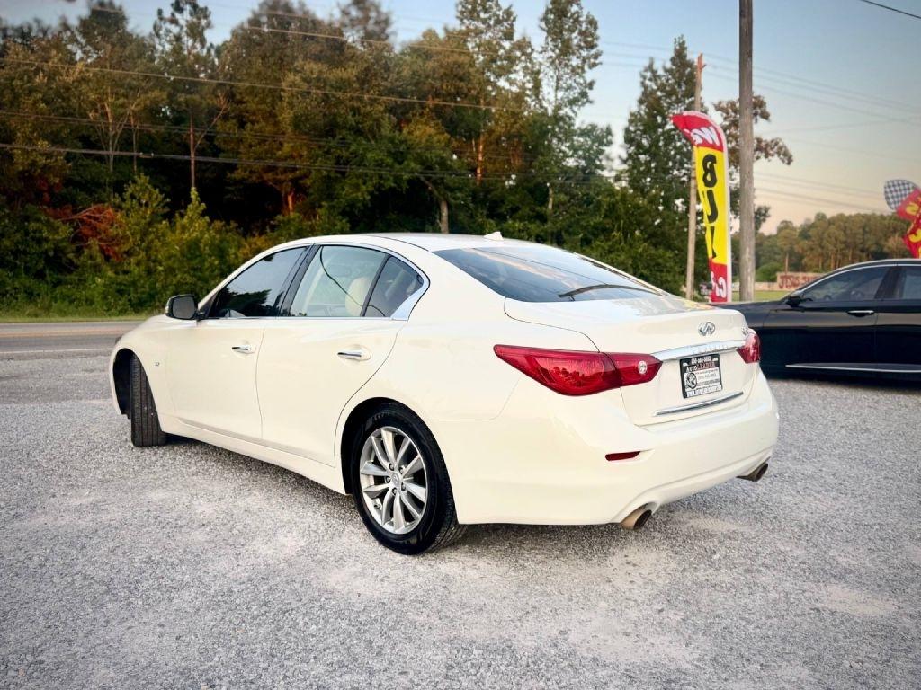 Infiniti Q50 Base 2015