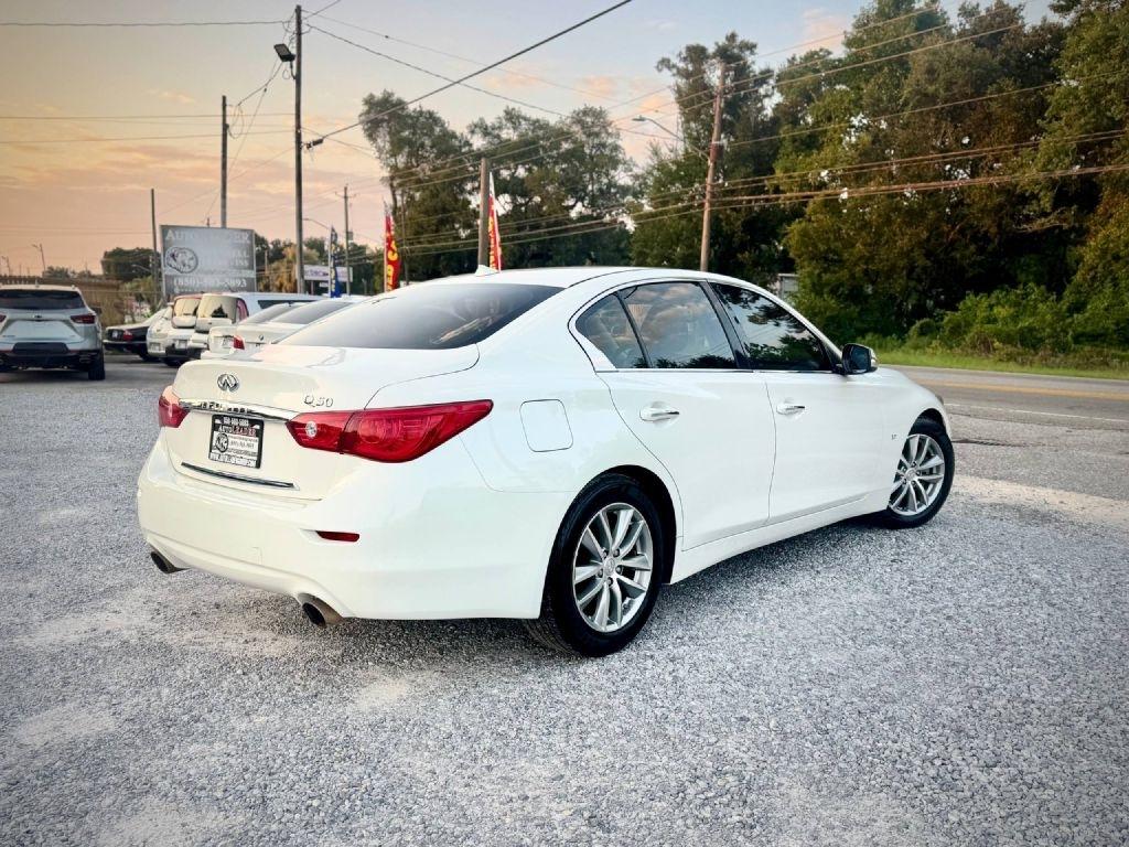 Infiniti Q50 Base 2015