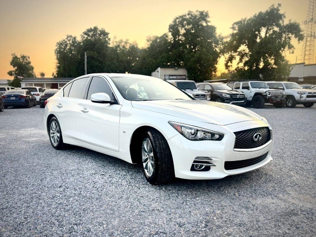 Infiniti Q50 Base 2015
