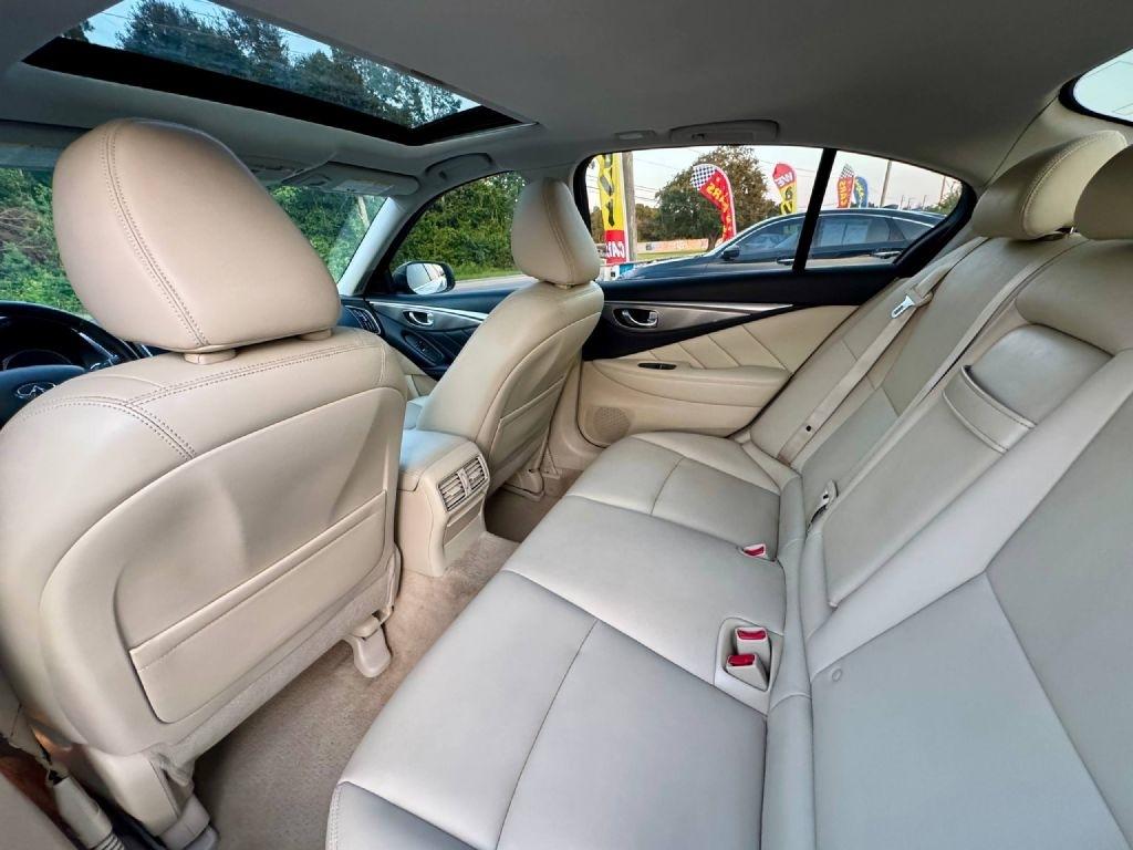 Infiniti Q50 Base 2015