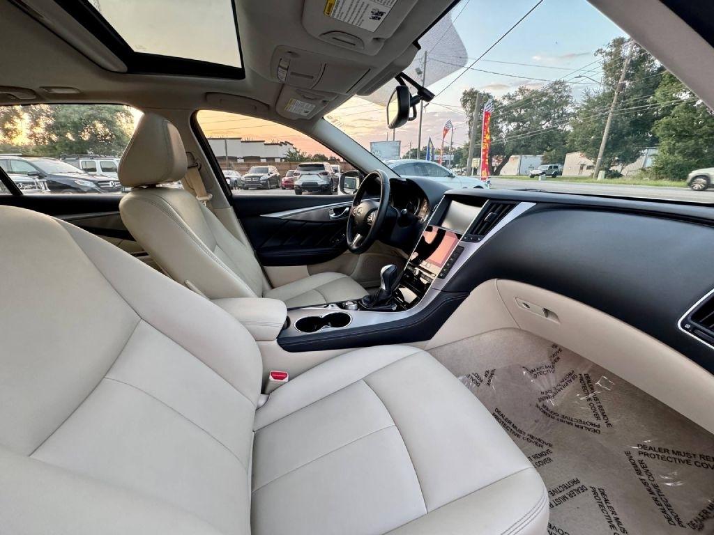 Infiniti Q50 Base 2015