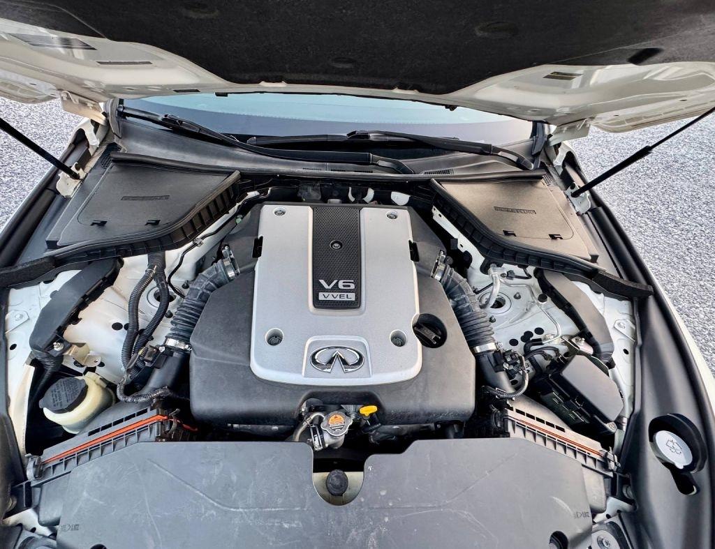 Infiniti Q50 Base 2015