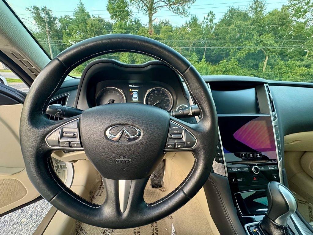 Infiniti Q50 Base 2015