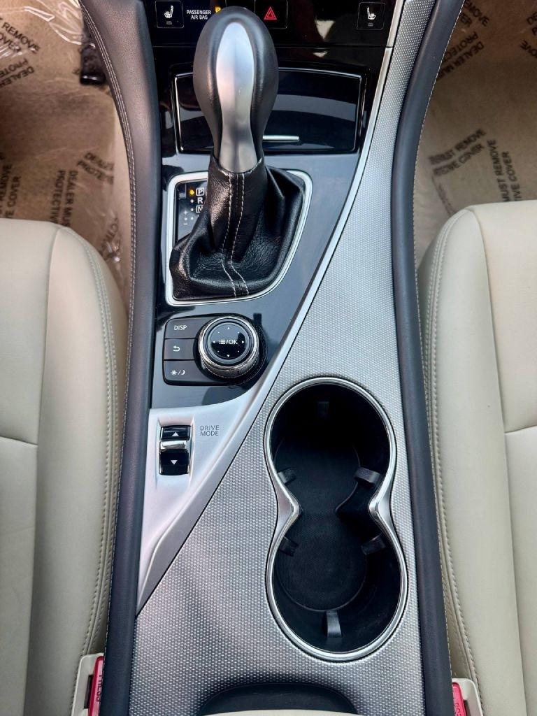Infiniti Q50 Base 2015