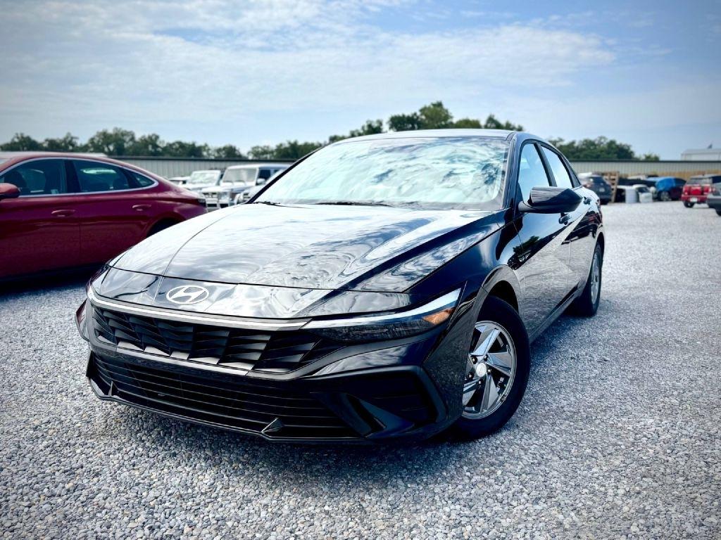 Hyundai Elantra SE 2025