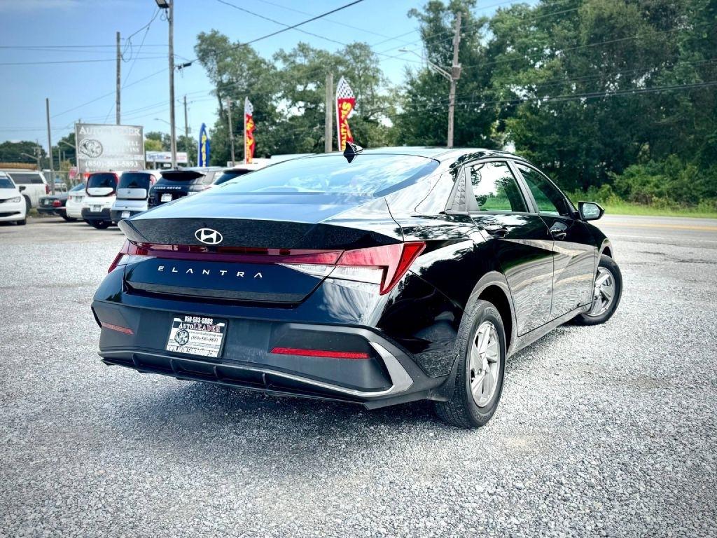 Hyundai Elantra SE 2025