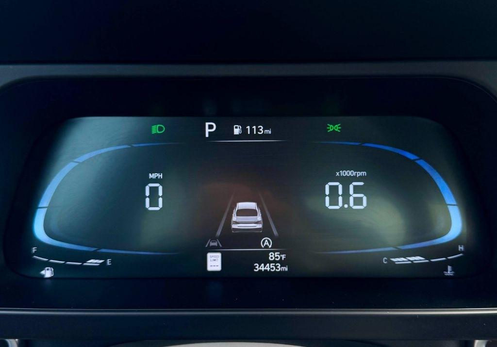 Hyundai Elantra SE 2025