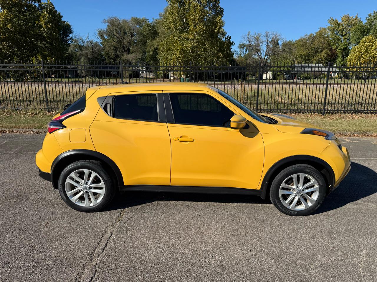 Nissan Juke S FWD 2015 Nissan Juke S FWD 2015