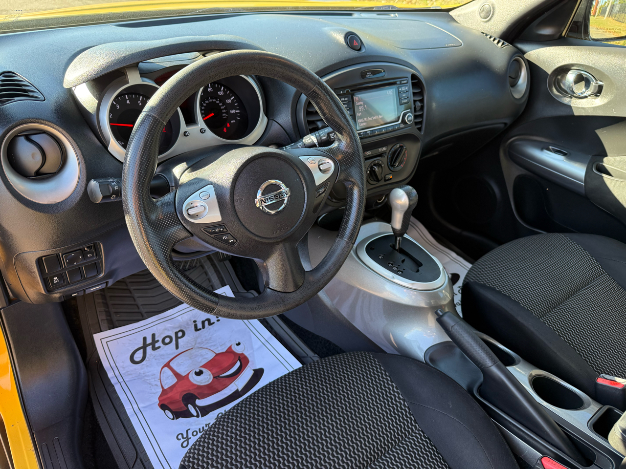 Nissan Juke S FWD 2015 Nissan Juke S FWD 2015