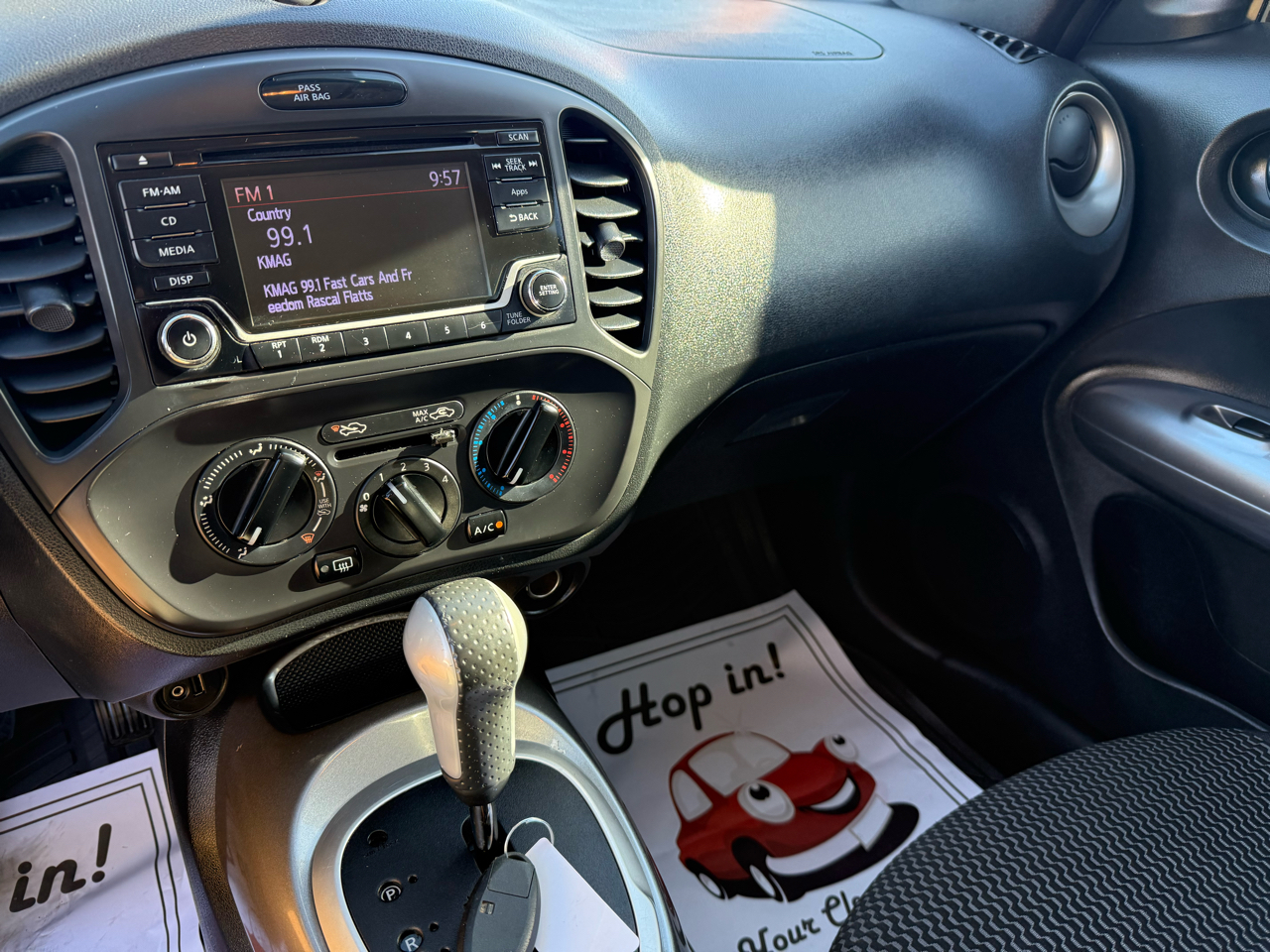 Nissan Juke S FWD 2015 Nissan Juke S FWD 2015
