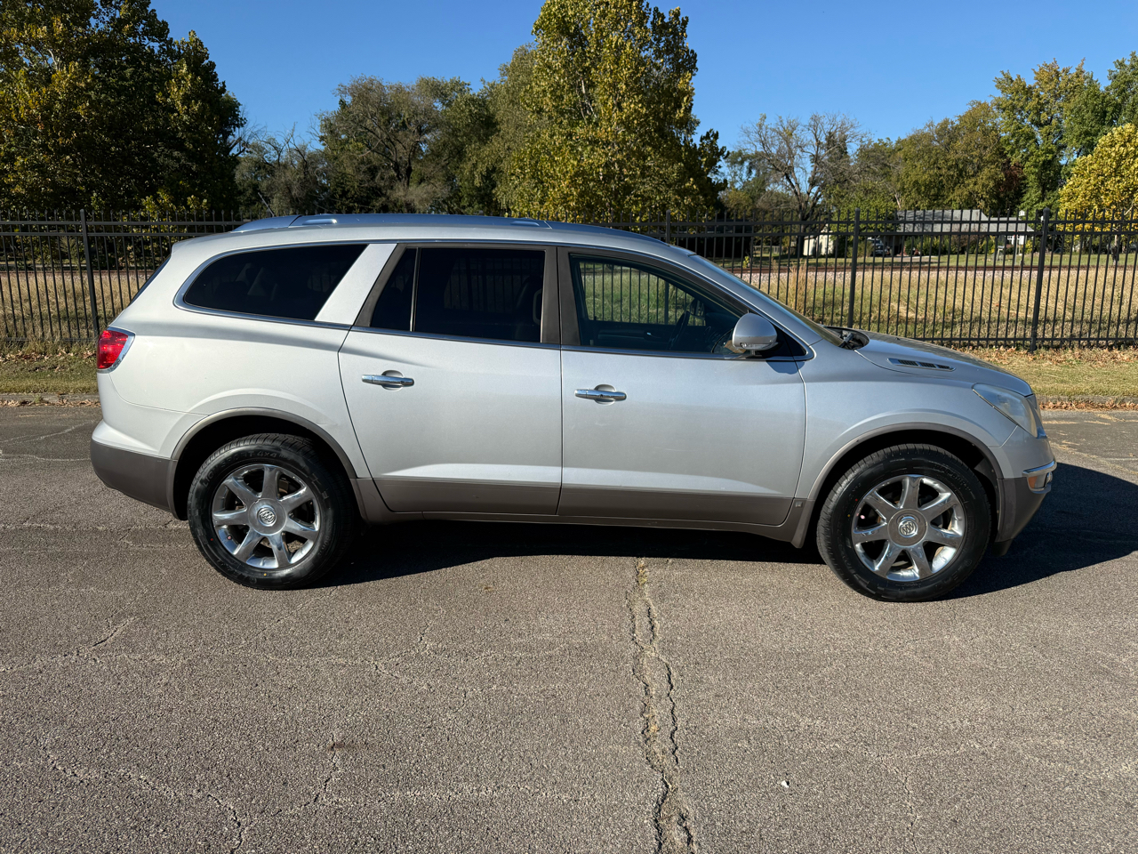 Buick Enclave CXL FWD 2010 Buick Enclave CXL FWD 2010