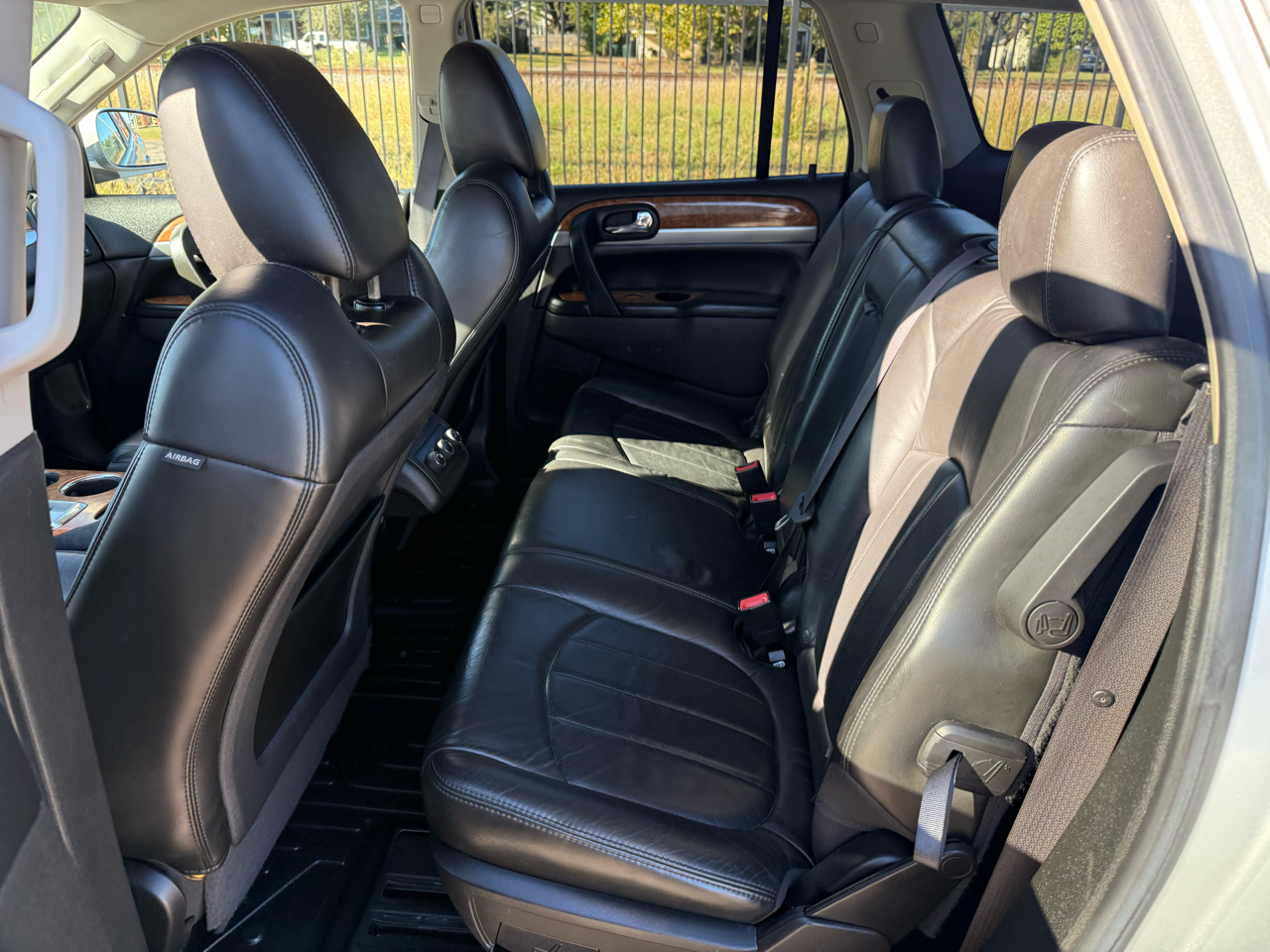 Buick Enclave CXL FWD 2010 Buick Enclave CXL FWD 2010