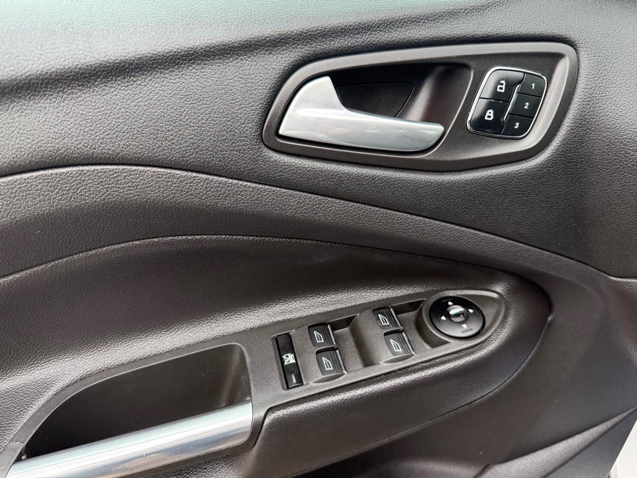 Ford Escape SEL FWD 2013