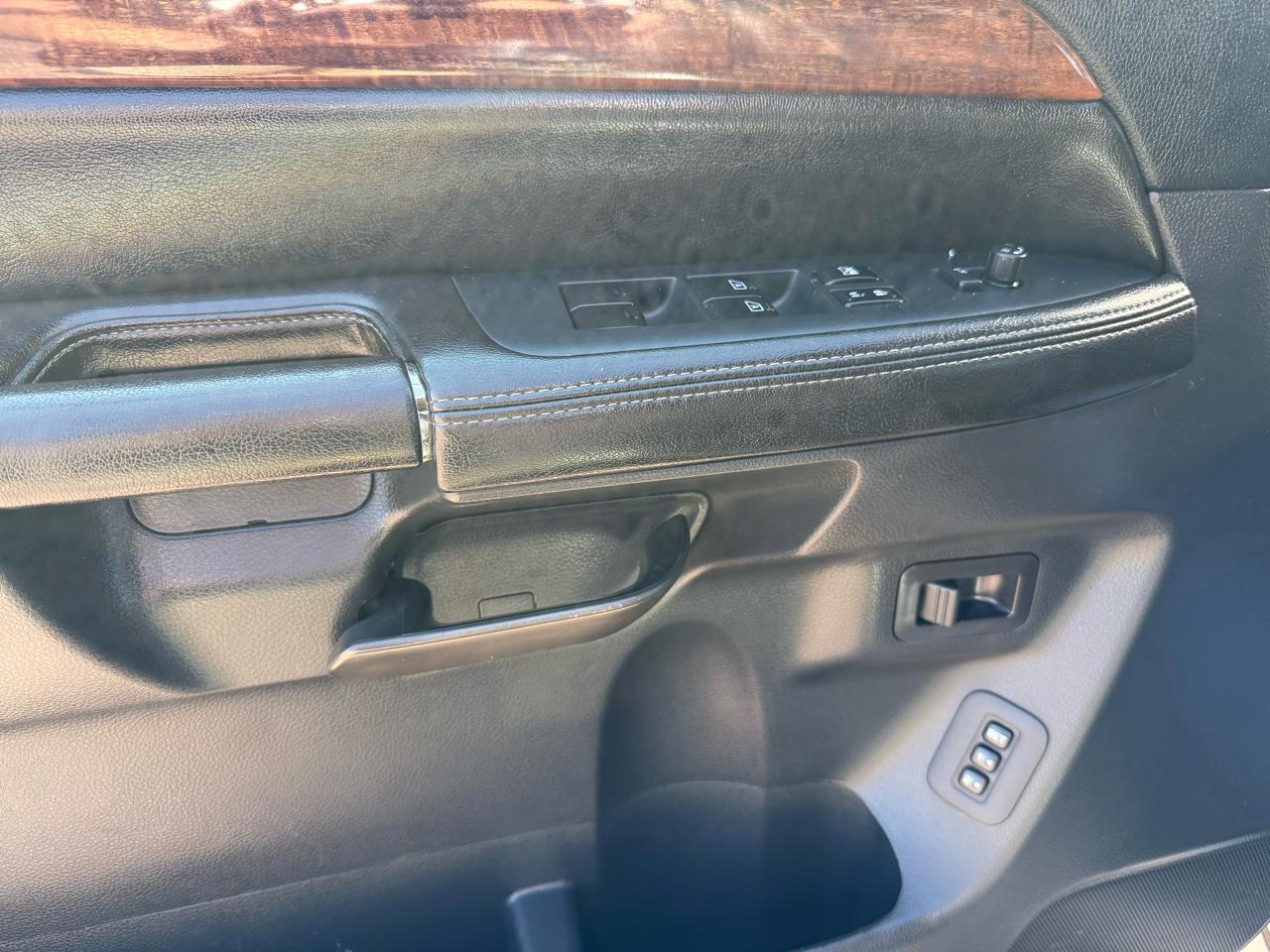 Nissan Armada SL 4WD 2012