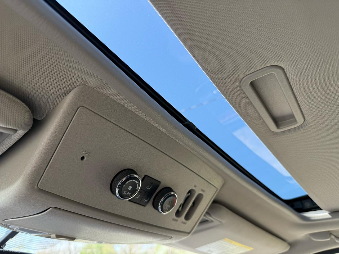 Nissan Armada SL 4WD 2012