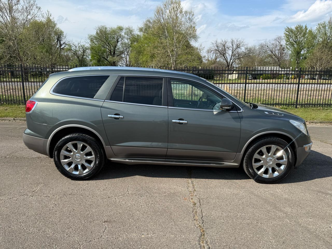 Buick Enclave CXL-2 FWD 2011