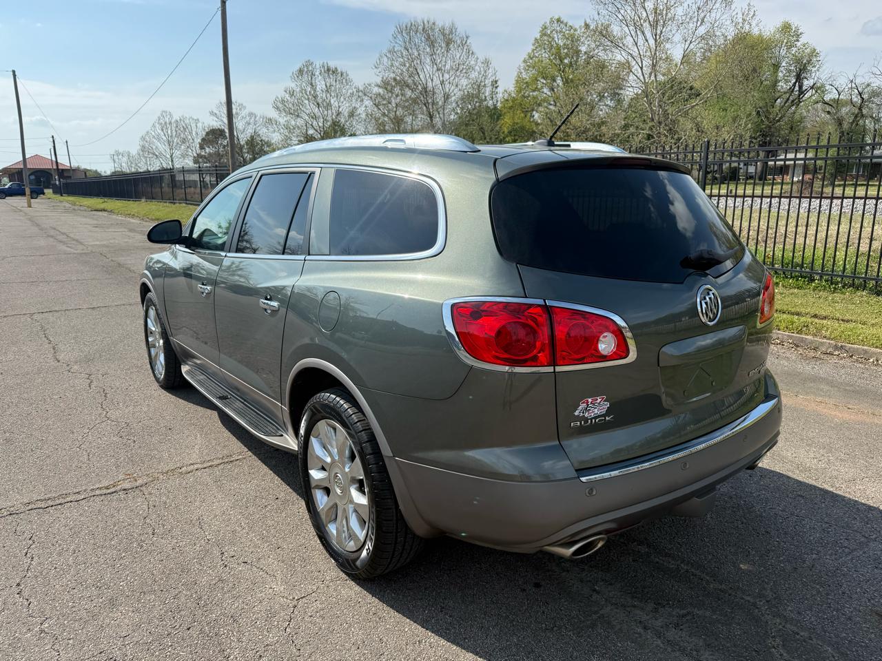 Buick Enclave CXL-2 FWD 2011