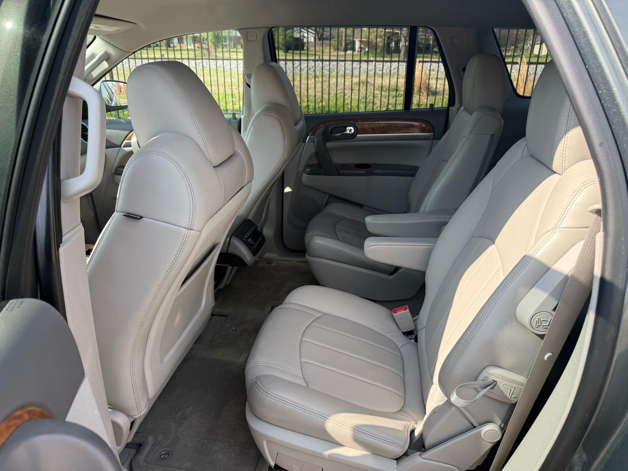 Buick Enclave CXL-2 FWD 2011