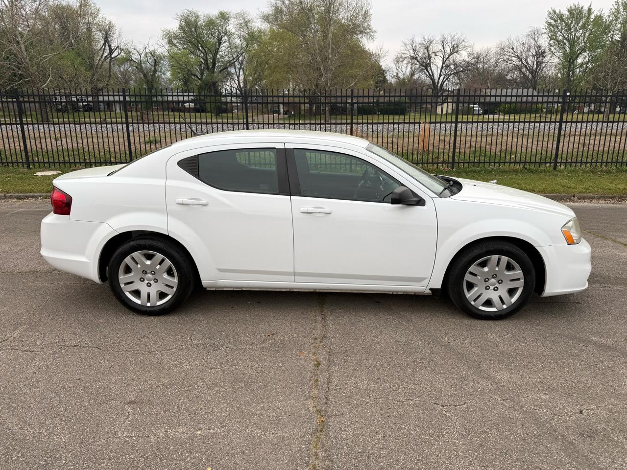 Dodge Avenger Base 2013