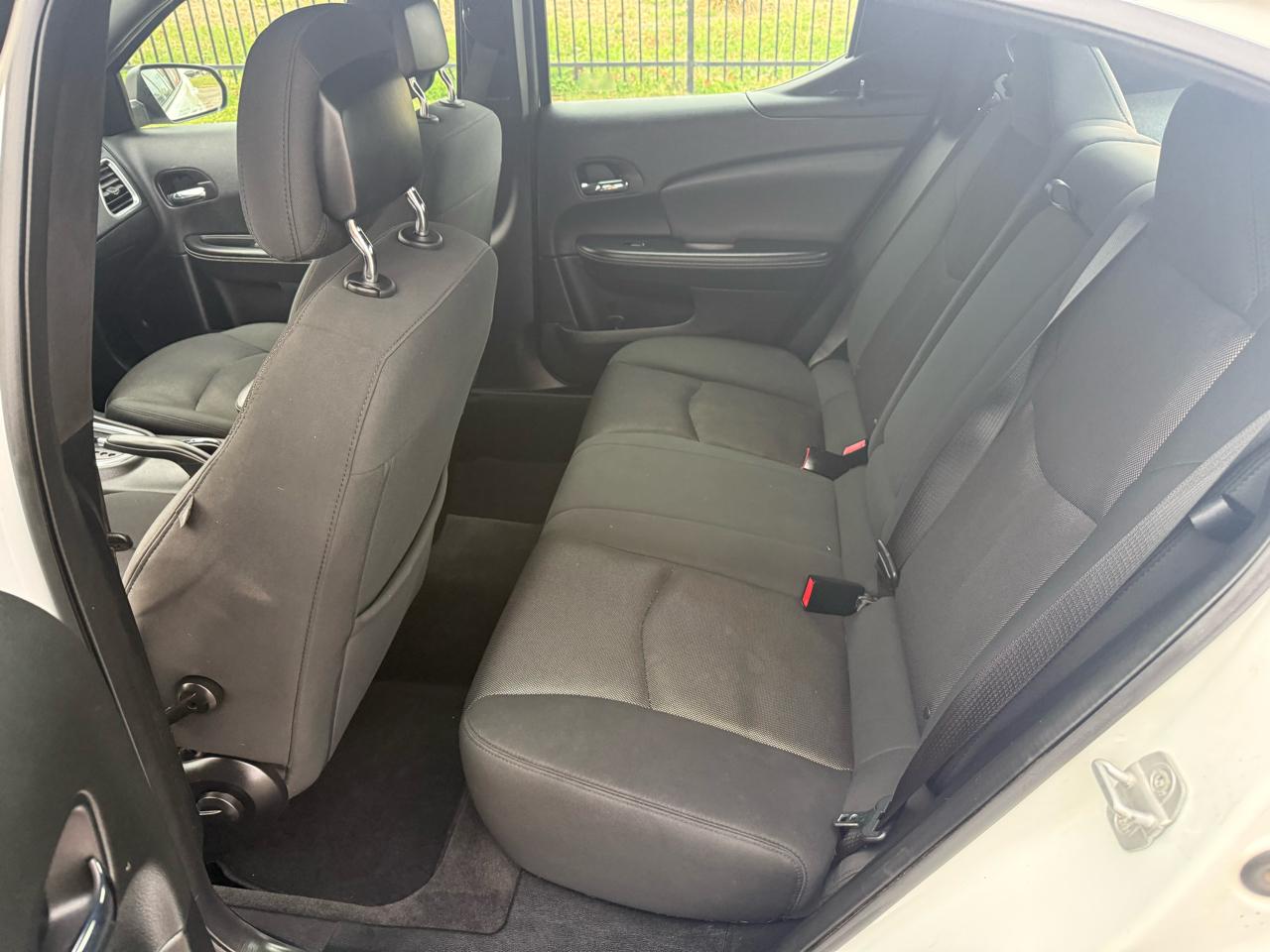 Dodge Avenger Base 2013