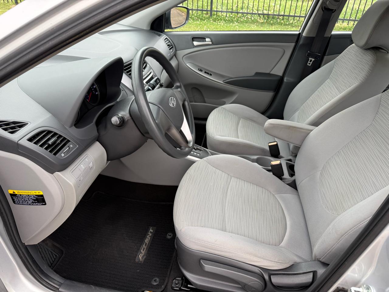 Hyundai Accent GLS 4-Door 6A 2015