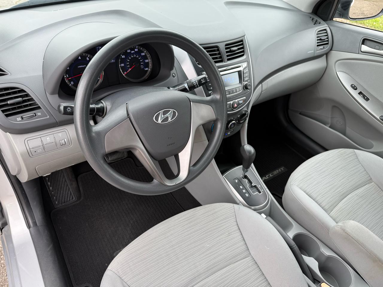 Hyundai Accent GLS 4-Door 6A 2015
