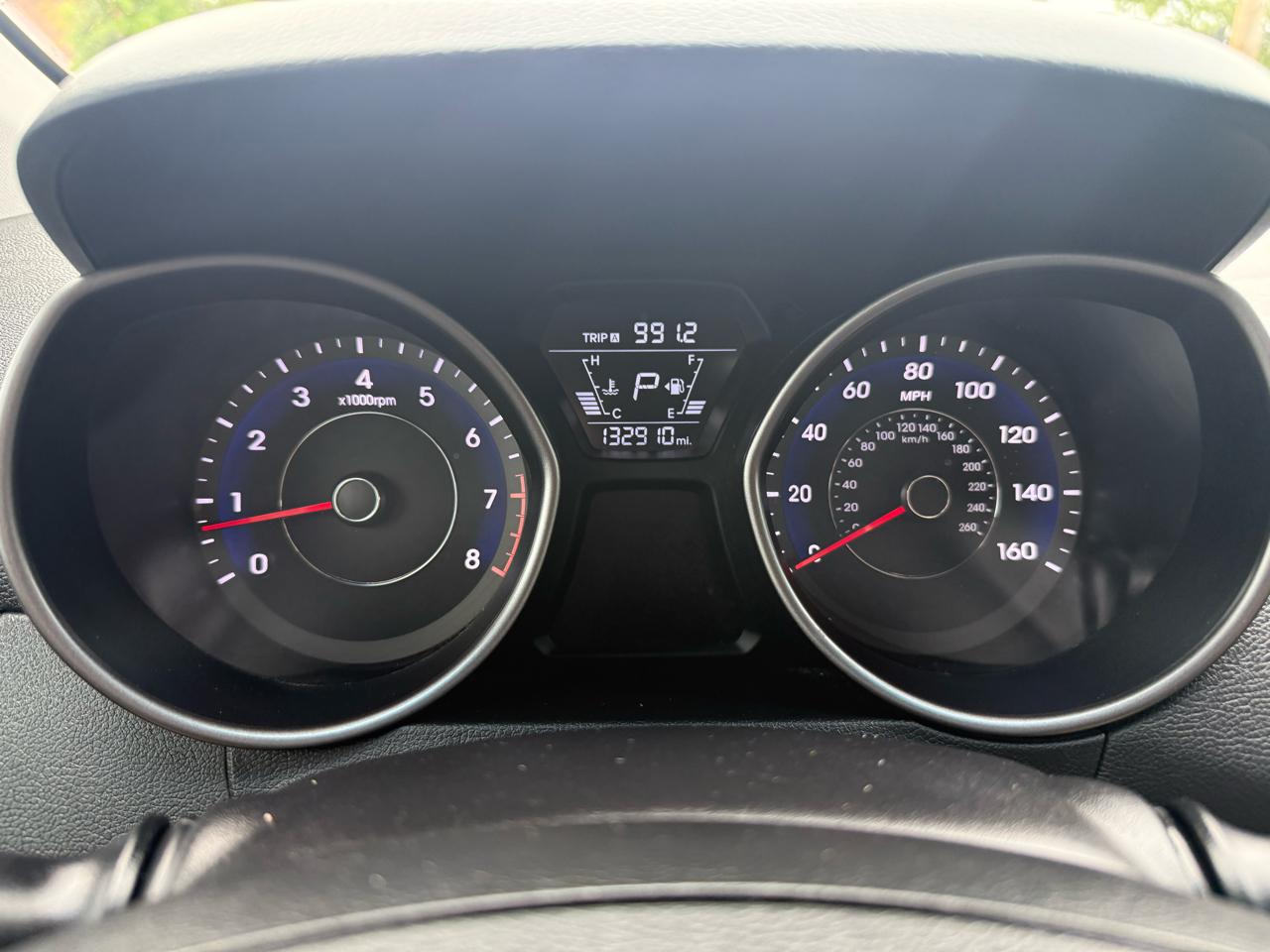 Hyundai Elantra SE 6AT 2015