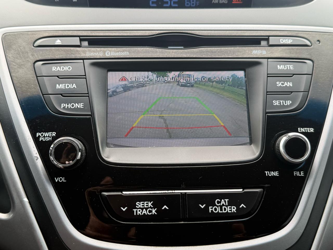 Hyundai Elantra SE 6AT 2015