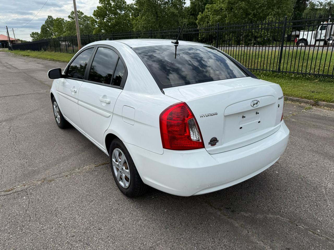Hyundai Accent GLS 4-Door 2011