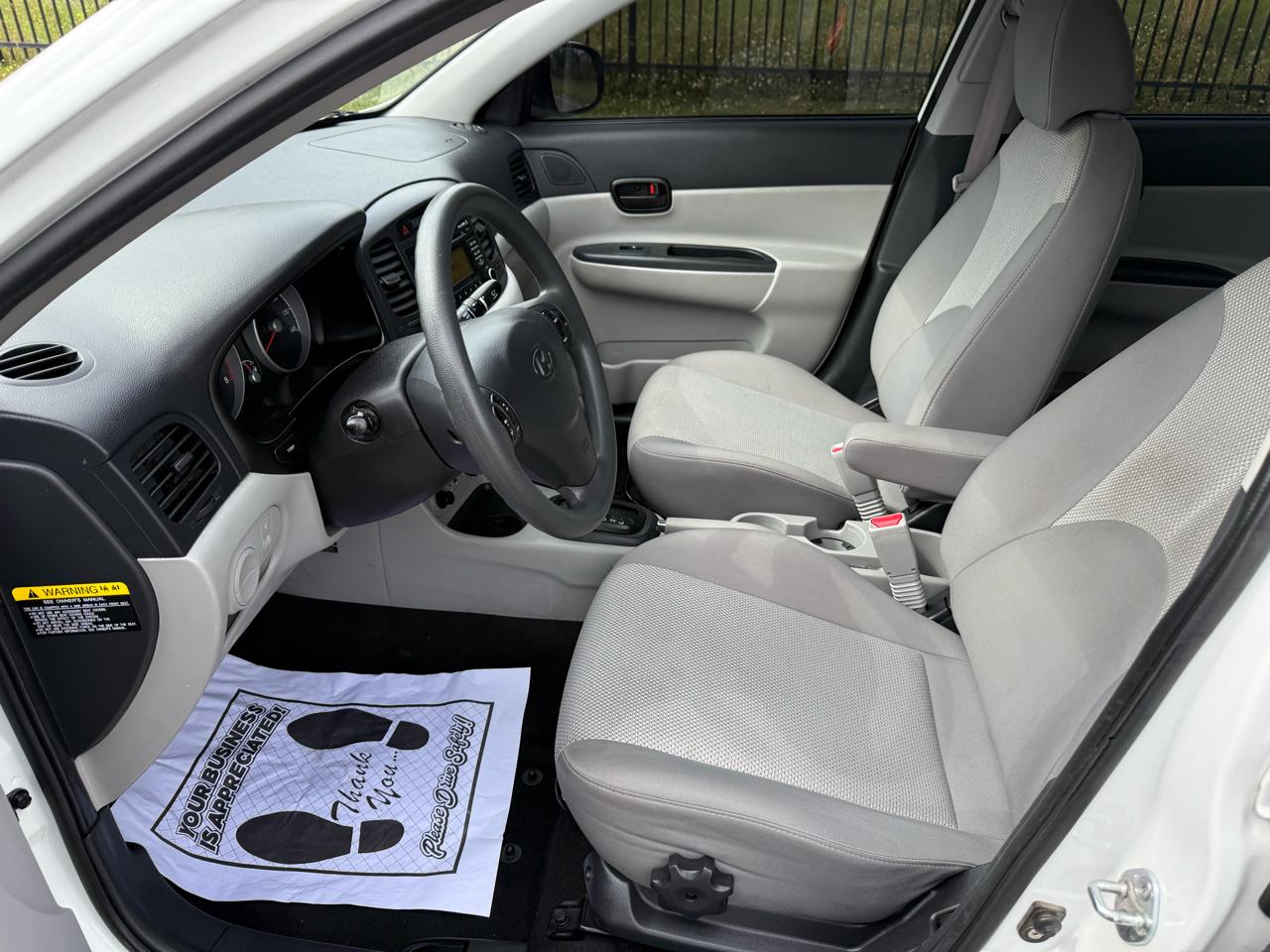 Hyundai Accent GLS 4-Door 2011