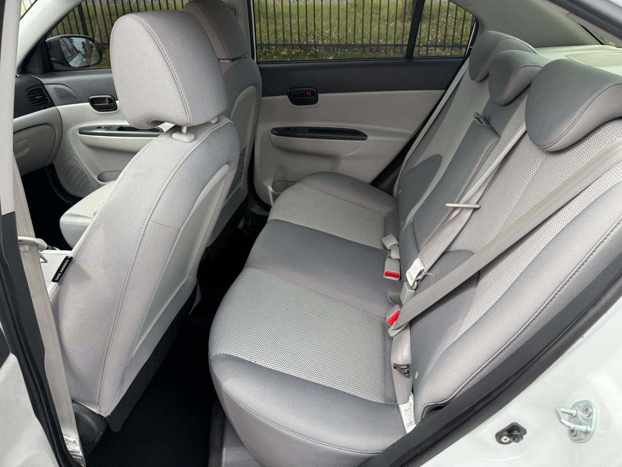 Hyundai Accent GLS 4-Door 2011