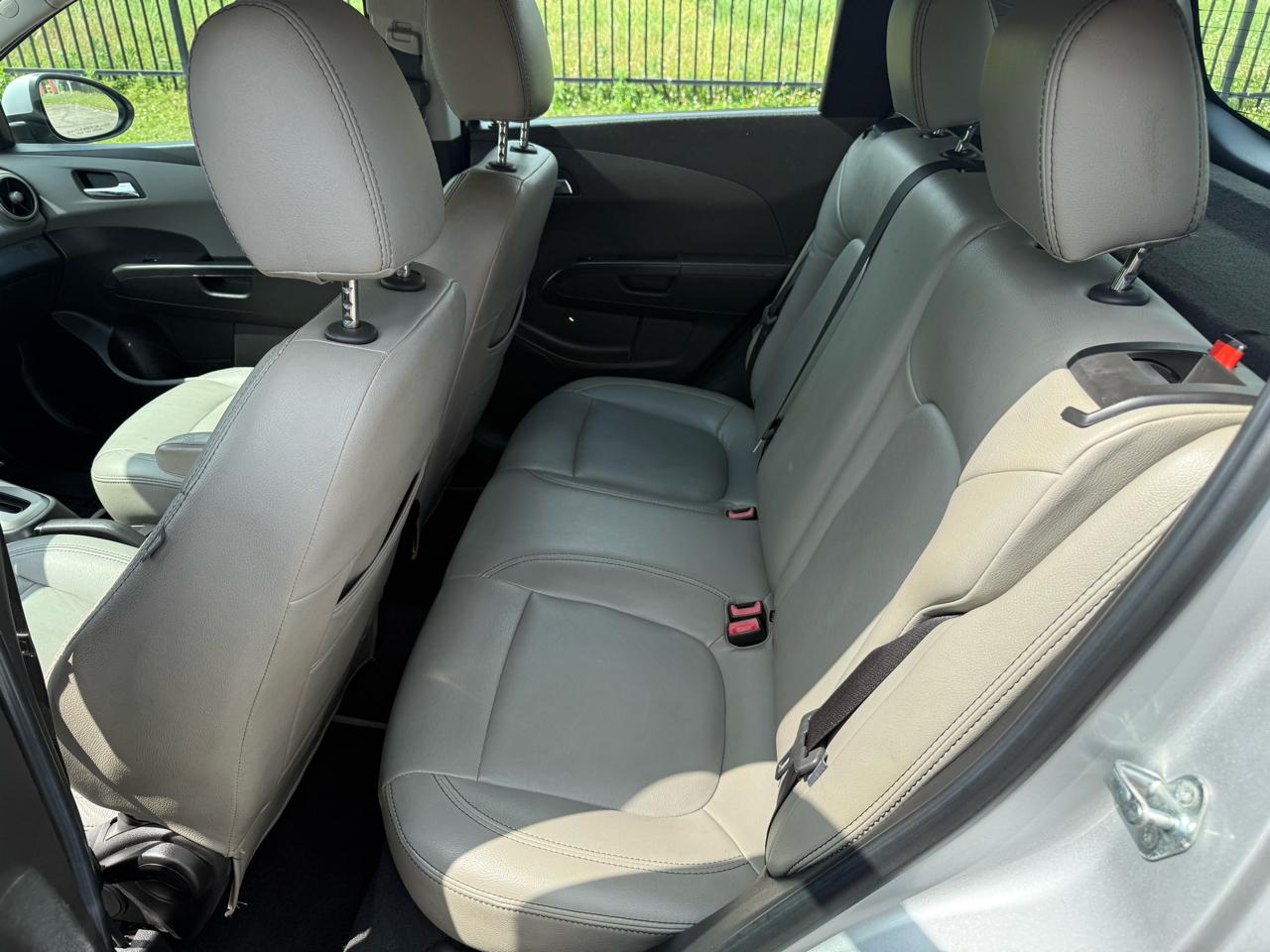 Chevrolet Sonic 2LT 5-Door 2012